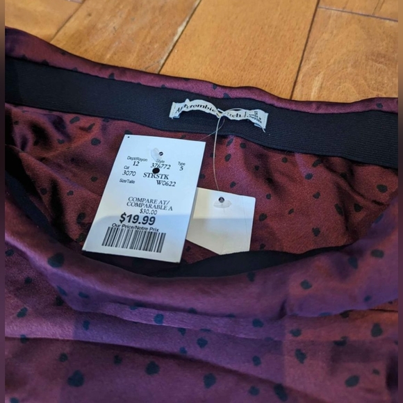 Abercrombie & Fitch - Maroon Polka Dot Skirt S - Picture 2 of 5